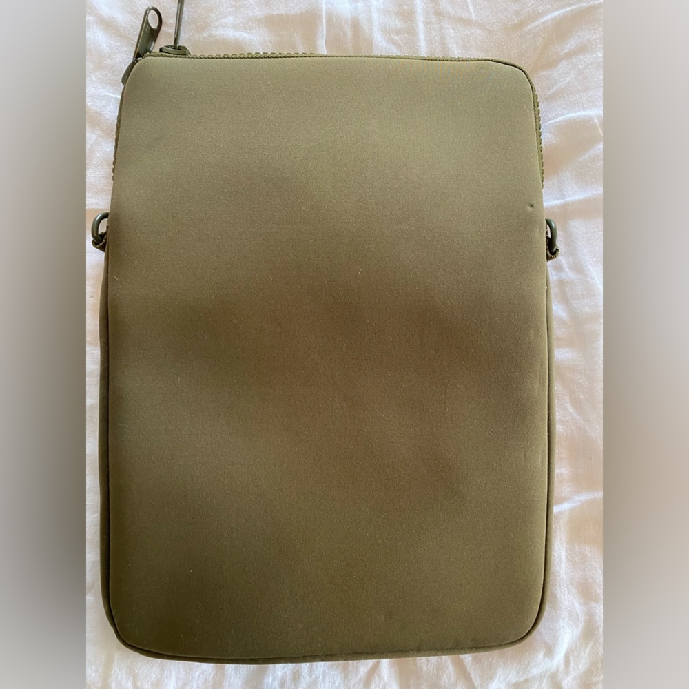 Dangle Dover Olive Green Neoprene Laptop Case